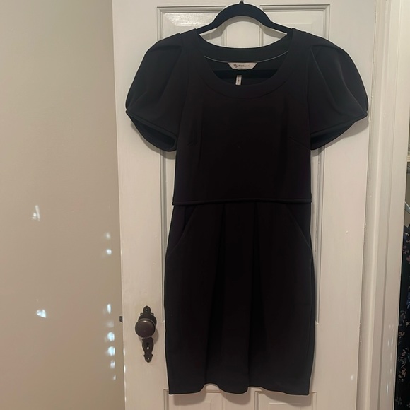 BCBGeneration Black Structured Cap Sleeve Pleated Dress - Picture 1 of 2